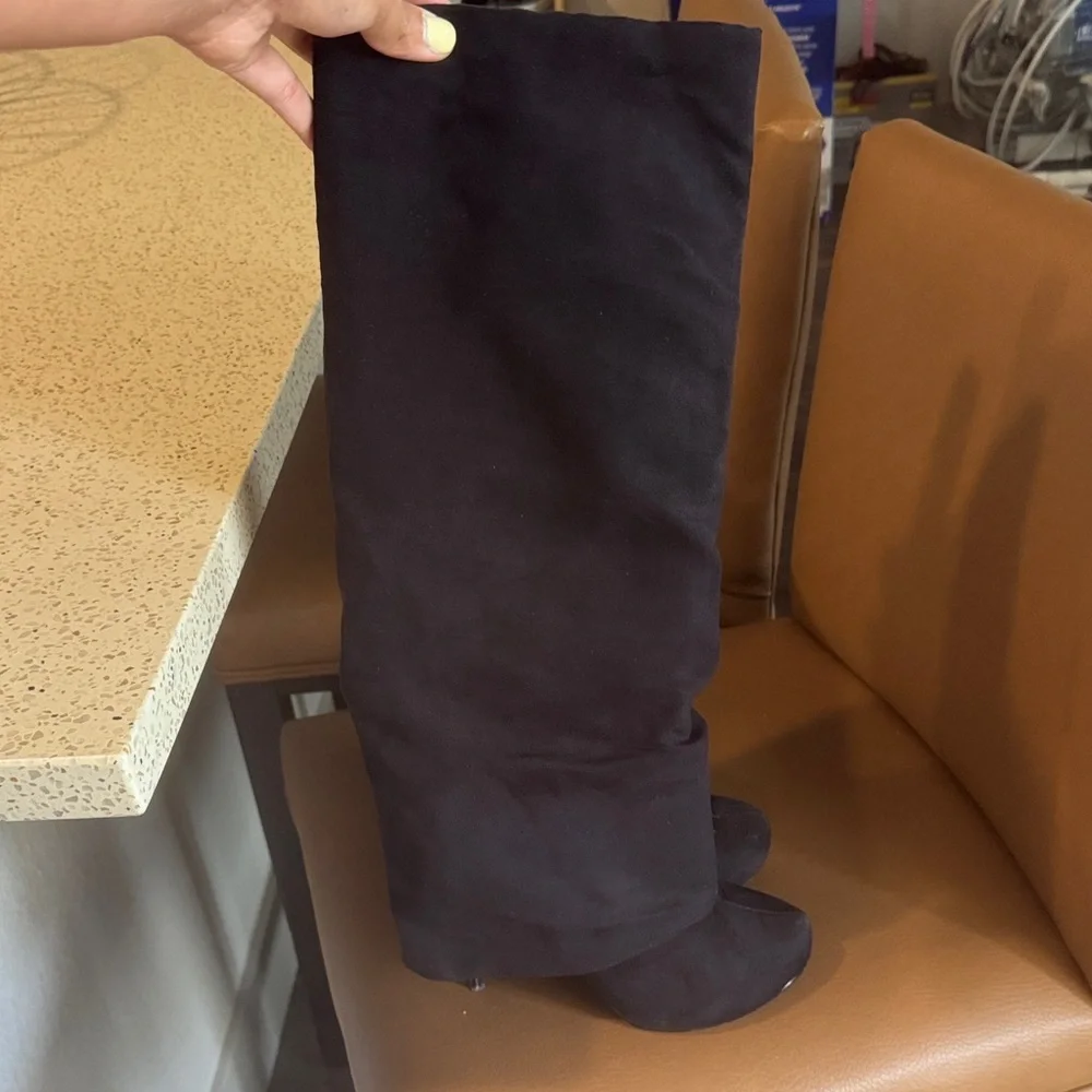 Elegant Black Women's Boots